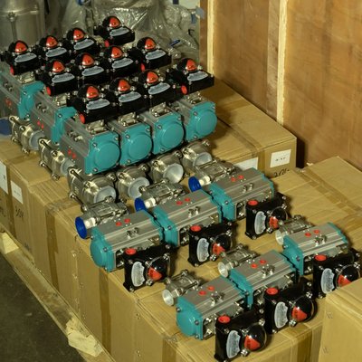 <h2>Сравнение приводов для дискового затвора</h2>
...